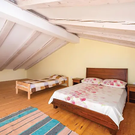 Holiday home 2 Bedroom Pet Friendly In Rovinj